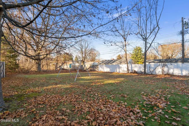 $250,000 | 829 Troy-Schenectady Road, Colonie, NY 12110