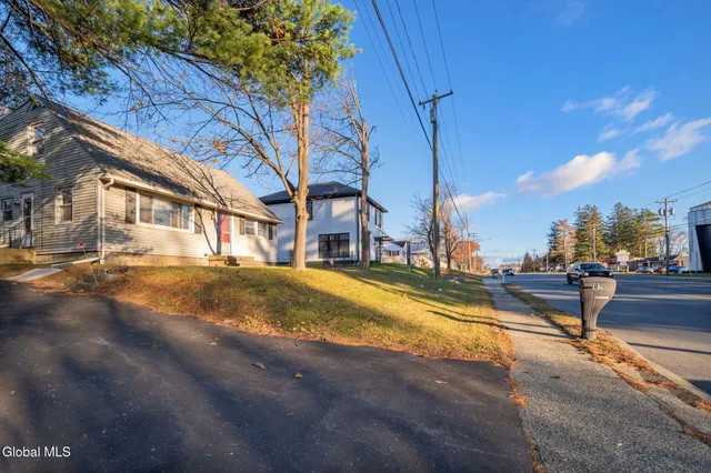 $250,000 | 829 Troy-Schenectady Road, Colonie, NY 12110