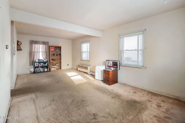 $250,000 | 829 Troy-Schenectady Road, Colonie, NY 12110