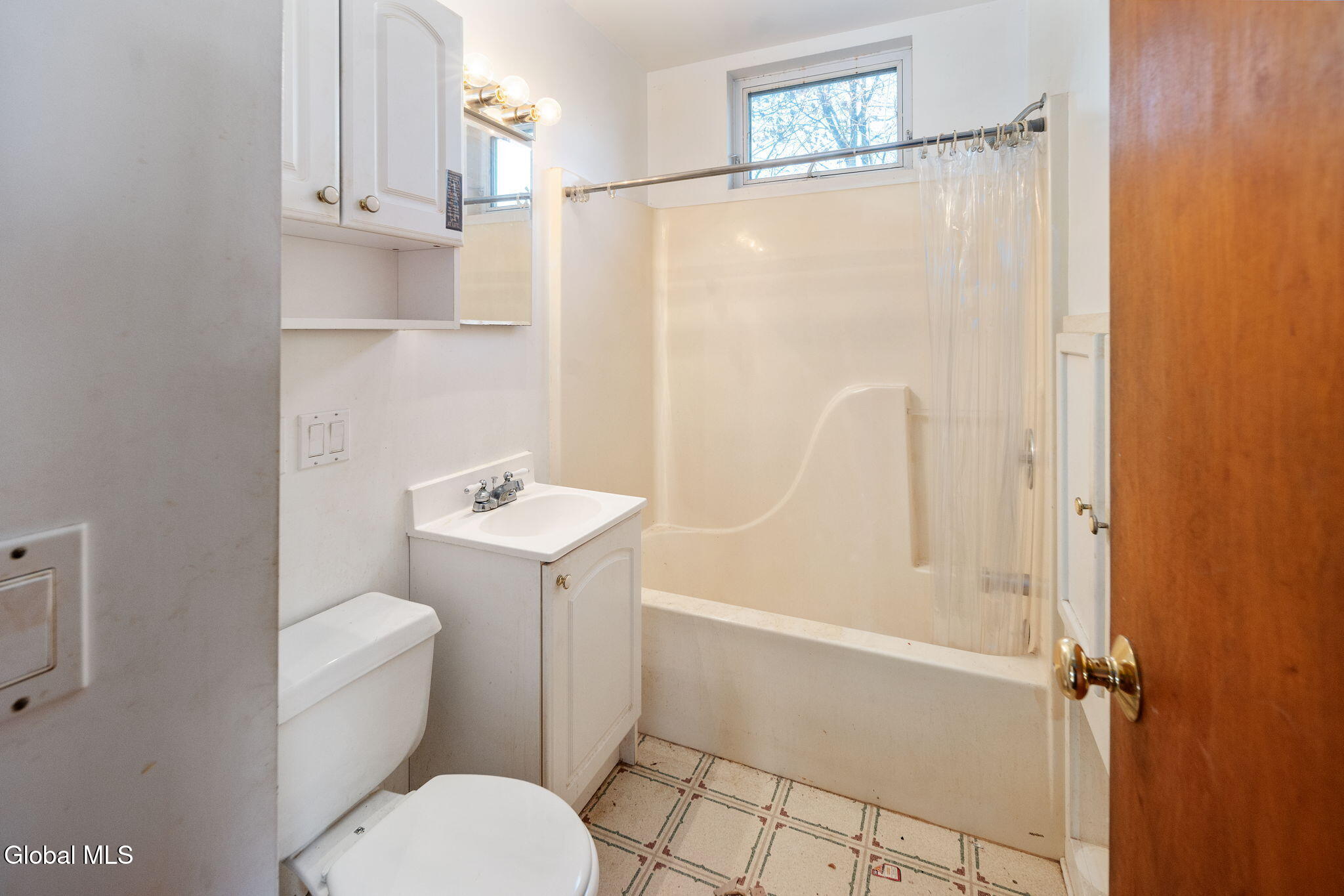 829 Troy-Schenectady Road Colonie, NY 12110 - Photo 8 of 44 8