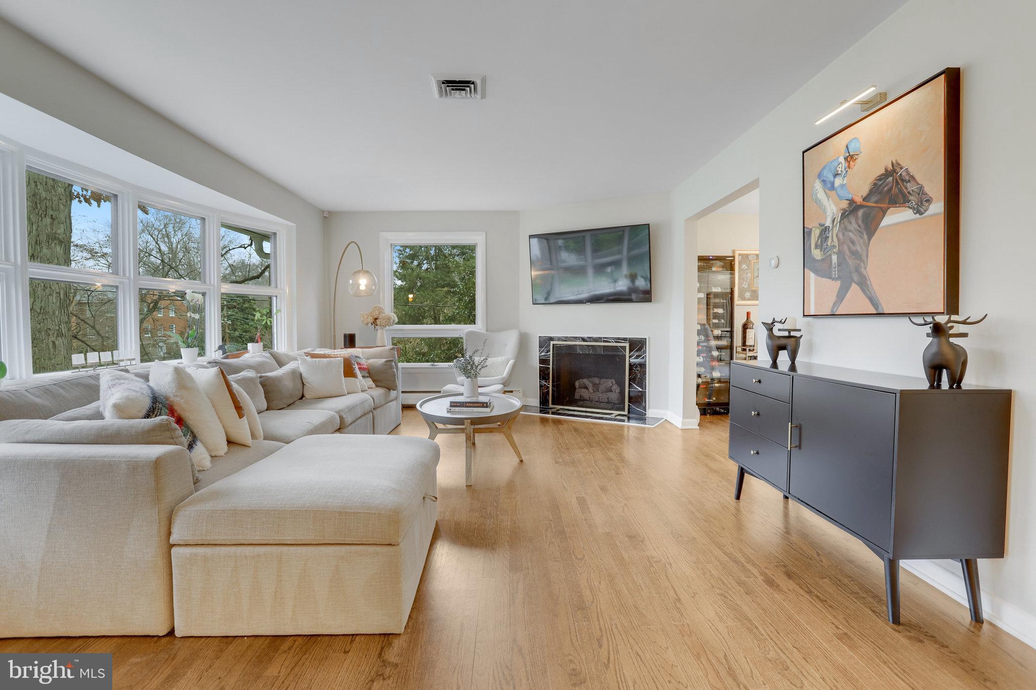 3710 Lorcom Lane Arlington, VA 22207 - Photo 4 of 26