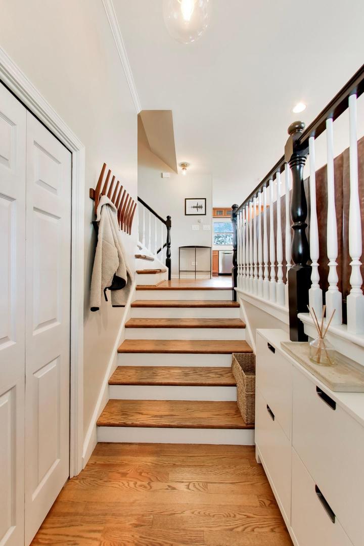 307 North Marcella Road Mount Prospect, IL 60056 - Photo 2 of 19 Gallery Image 2