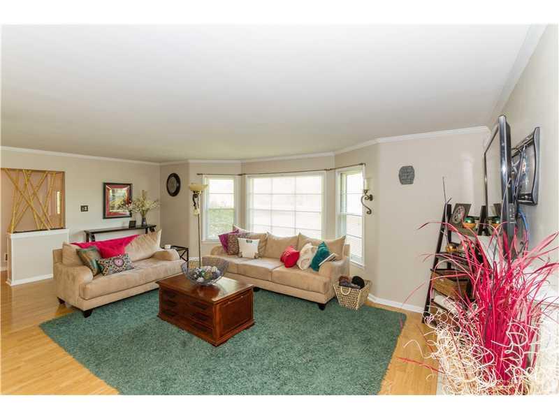 7110 Spring Mill Road Indianapolis, IN 46260 - Photo 4 of 19 Gallery Image 4