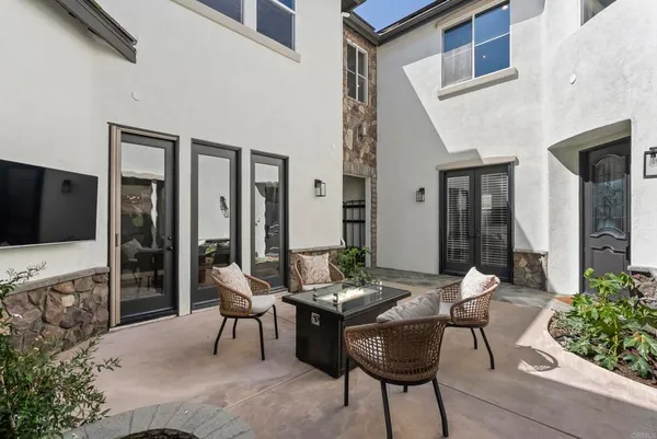 $3,449,000 | 835 Lynwood Drive, Encinitas, CA 92024