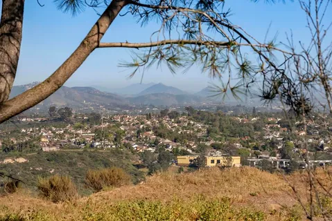 $3,449,000 | 835 Lynwood Drive, Encinitas, CA 92024