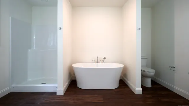 $599,500 | 16 Jordan Lane, Colchester, CT 06415