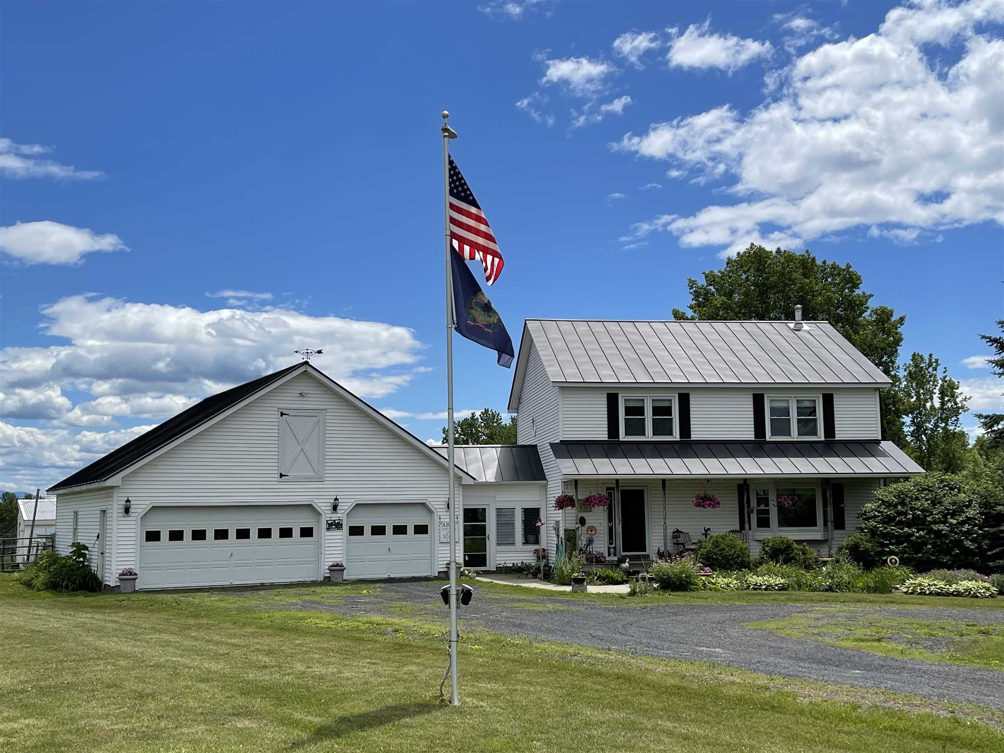 85 Lake View Road South Hero, VT 05486 - Photo 1 of 37 Gallery Image 1