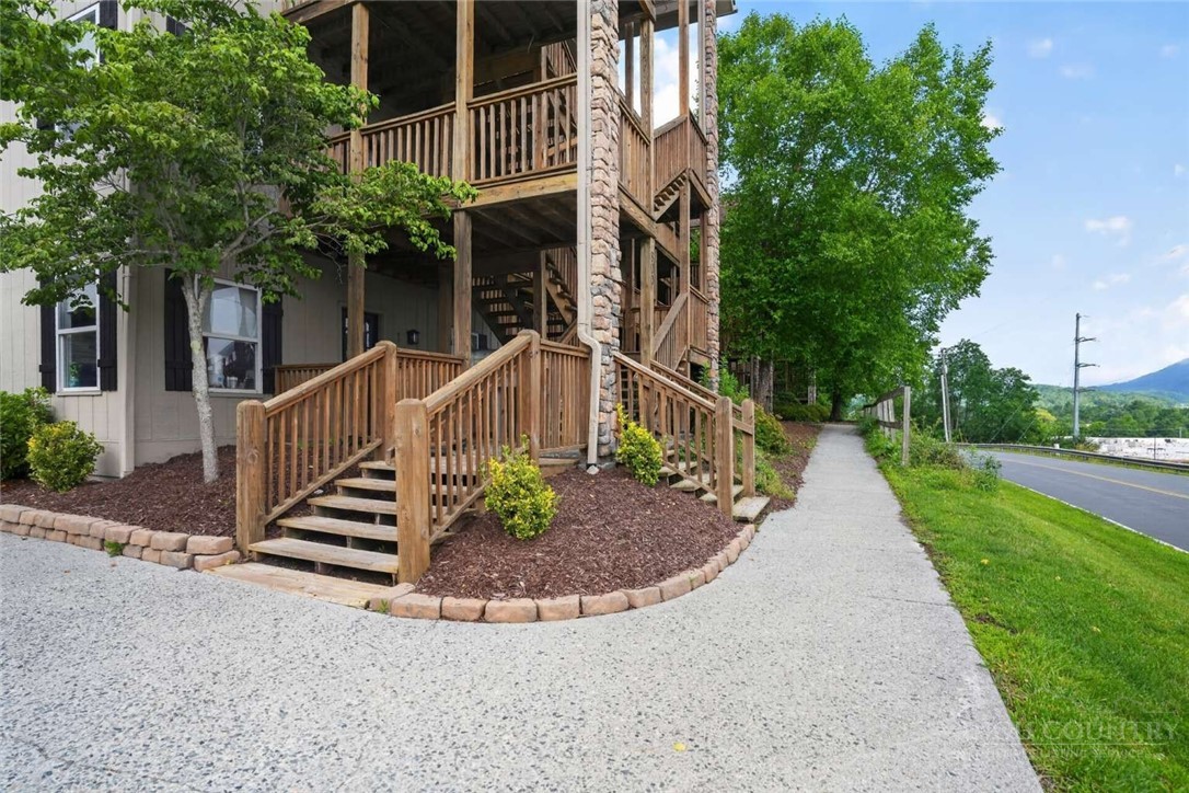 800 Meadowview Drive, Unit 10 Boone, NC 28607 - Photo 2 of 25