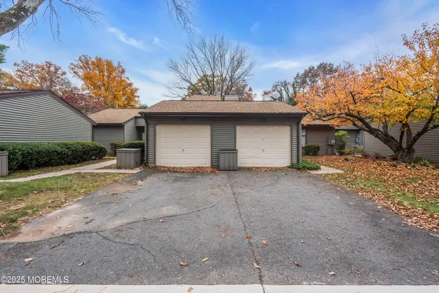 $3,400 | 30 Berkshire Court, Red Bank, NJ 07701