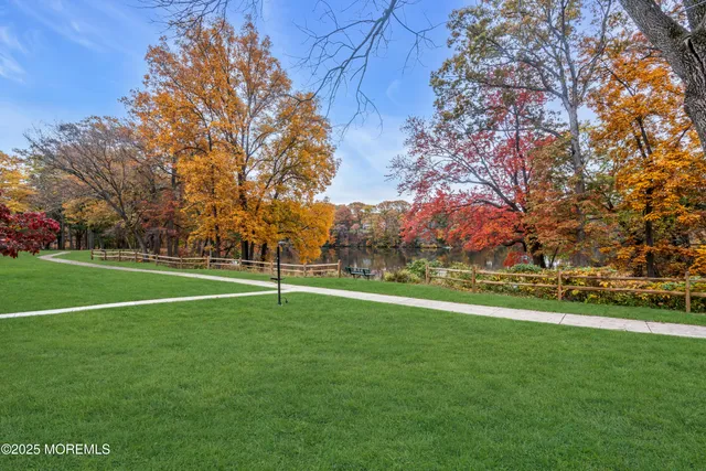 $3,400 | 30 Berkshire Court, Red Bank, NJ 07701