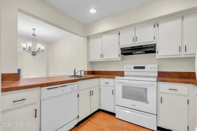 $3,400 | 30 Berkshire Court, Red Bank, NJ 07701