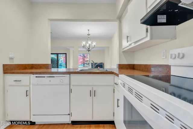 $3,400 | 30 Berkshire Court, Red Bank, NJ 07701