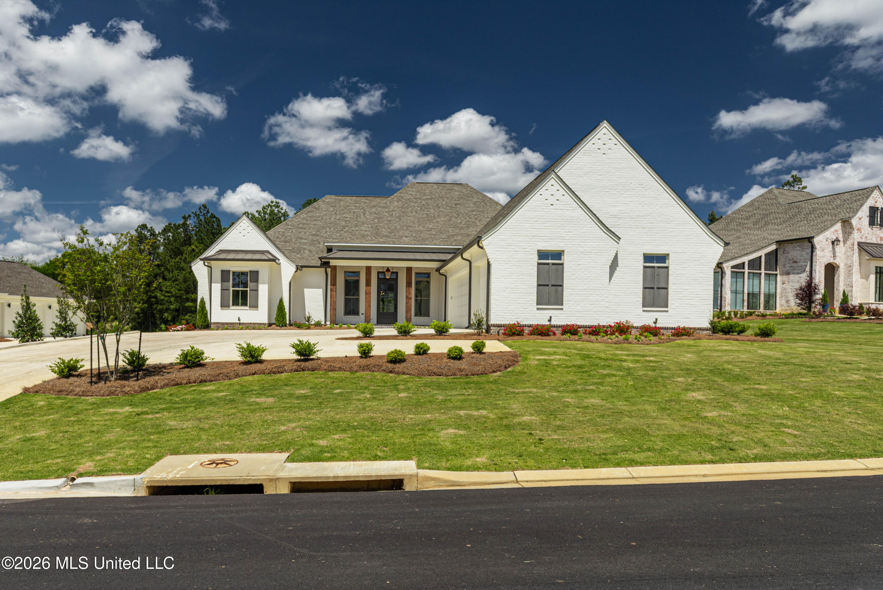 629 Big Vly Loop Flowood, MS 39232 - Photo 2 of 68 IMG_8419