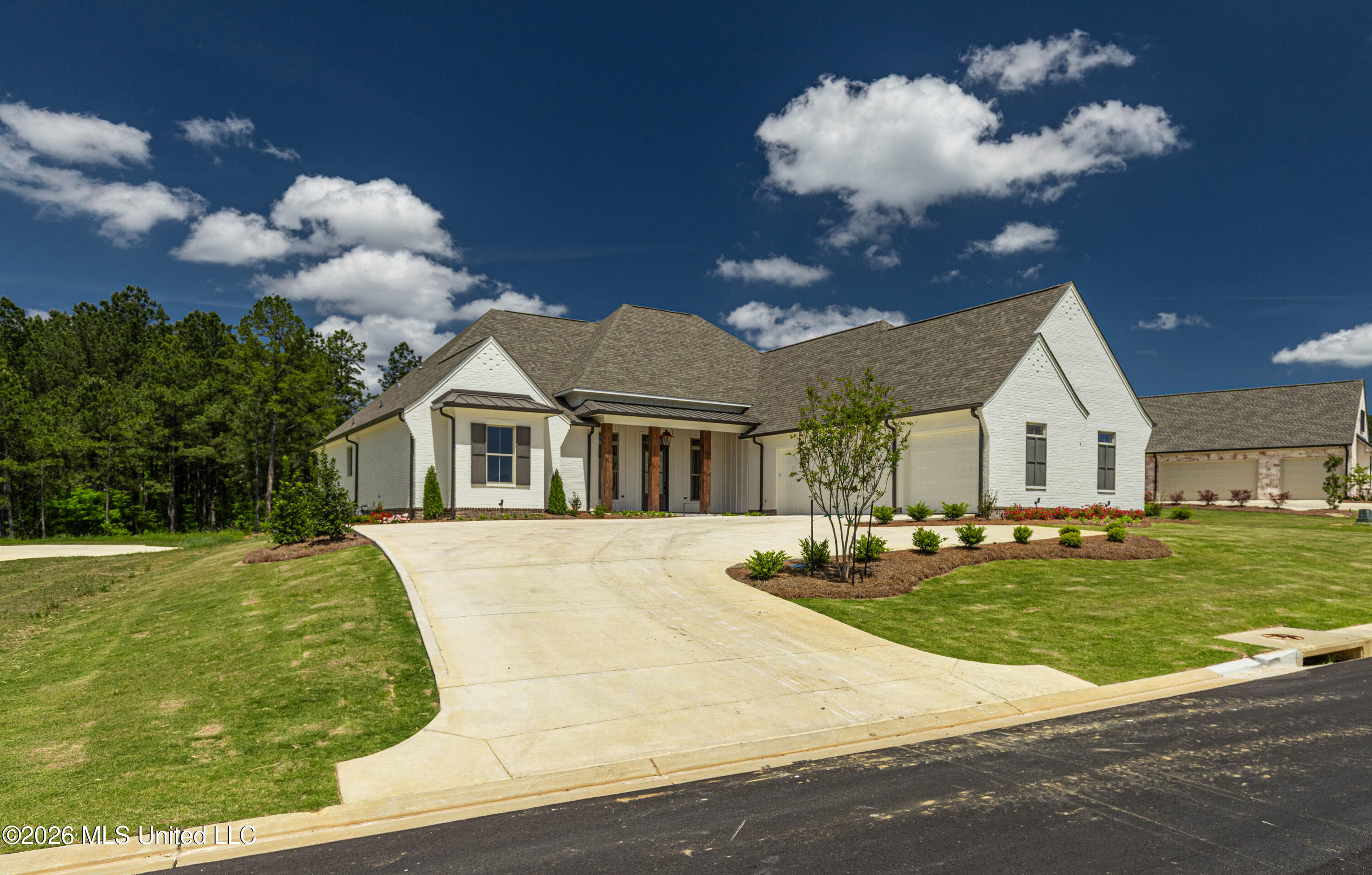 629 Big Vly Loop Flowood, MS 39232 - Photo 3 of 68 IMG_8420