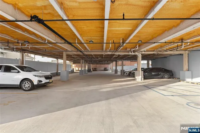 $2,345 | 51 East Main Street, Unit 210, Bergenfield, NJ 07621