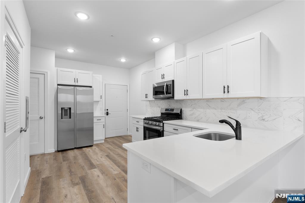 51 East Main Street, Unit 210 Bergenfield, NJ 07621 - Photo 4 of 28