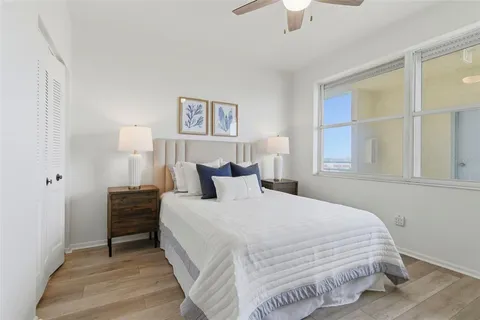 $800,000 | 7932 Sailboat Key Boulevard South, Unit 701, South Pasadena, FL 33707