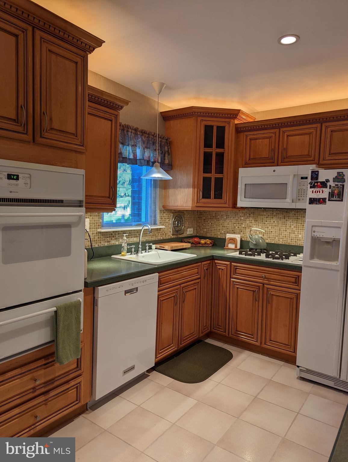 3975 Constance Road Philadelphia, PA 19114 - Photo 7 of 36 Kitchen