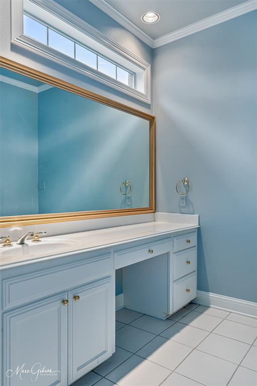 330 Pierremont Road, Unit 1 Shreveport, LA 71106 - Photo 15 of 21 a bathroom with a sink and a mirror