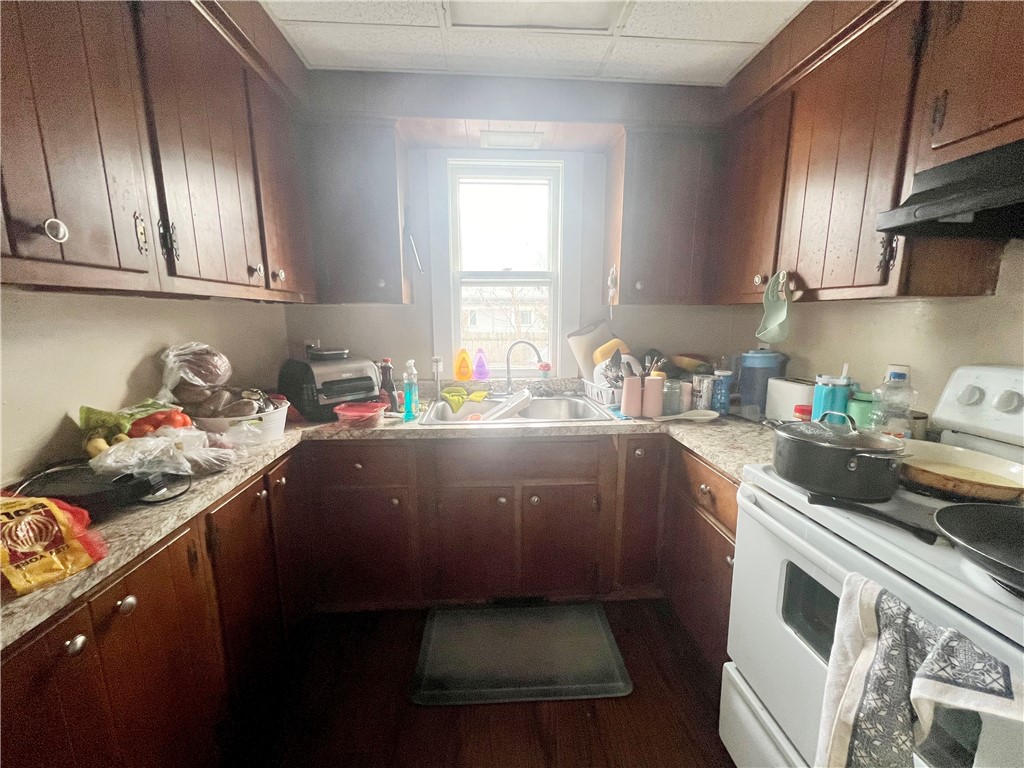 349 Rosewood Terrace Rochester, NY 14609 - Photo 10 of 13