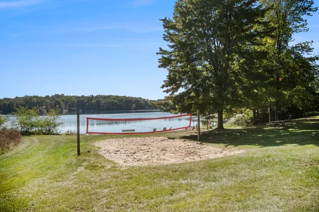 $164,900 | 275 Westshore Drive, Jerome, MI 49249