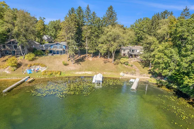 $164,900 | 275 Westshore Drive, Jerome, MI 49249