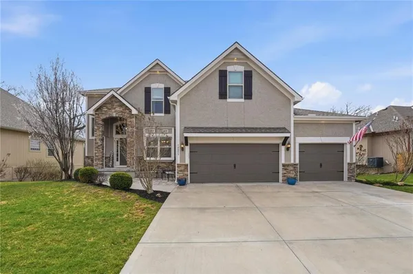 $735,000 | 14855 Northwest 61st Street, Parkville, MO 64152
