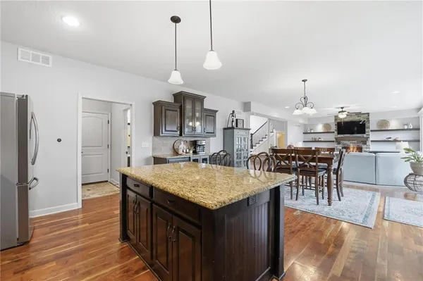 $735,000 | 14855 Northwest 61st Street, Parkville, MO 64152