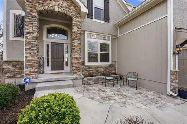 $735,000 | 14855 Northwest 61st Street, Parkville, MO 64152