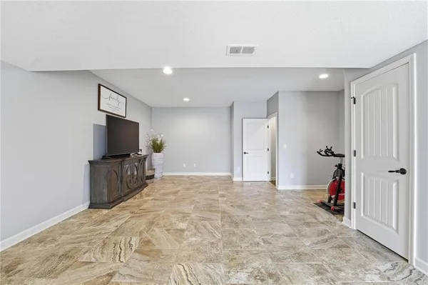 $735,000 | 14855 Northwest 61st Street, Parkville, MO 64152