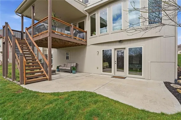 $735,000 | 14855 Northwest 61st Street, Parkville, MO 64152