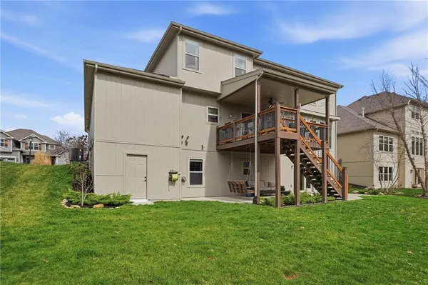 $735,000 | 14855 Northwest 61st Street, Parkville, MO 64152