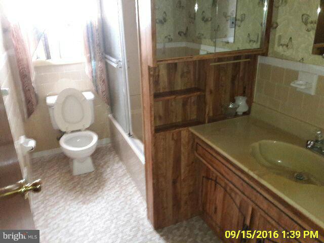 938 Foxridge Lane Baltimore, MD 21221 - Photo 12 of 15 Interior (General)