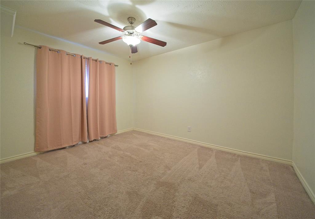 1421 Cross Bend Road Plano, TX 75023 - Photo 9 of 12