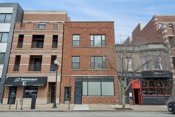 $4,000 | 4345 North Lincoln Avenue, Unit 2, Chicago, IL 60618