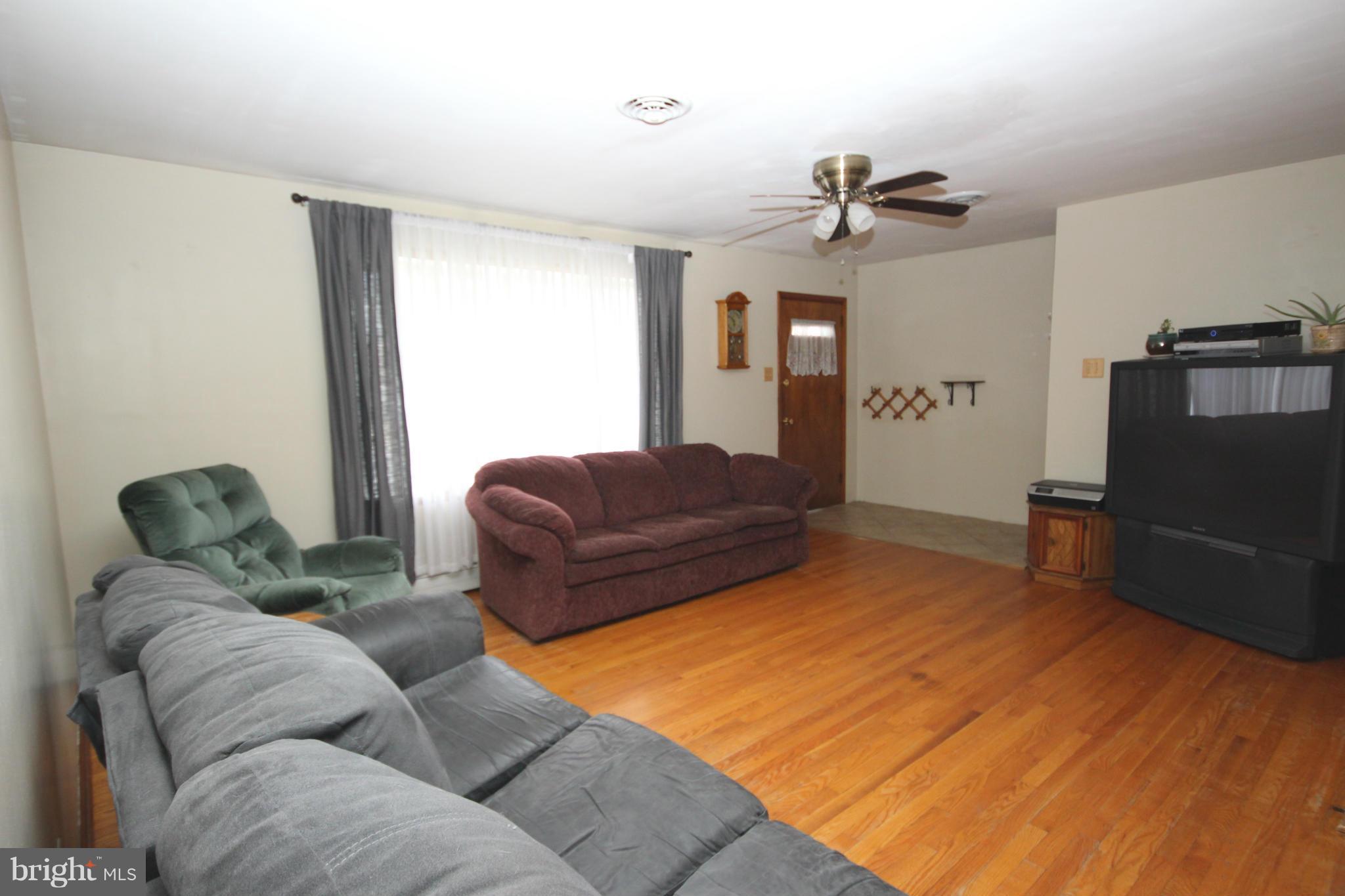 76 George Street Taneytown, MD 21787 - Photo 4 of 22 Living Room