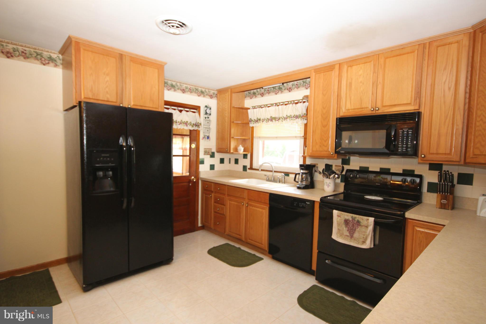 76 George Street Taneytown, MD 21787 - Photo 6 of 22 Kitchen