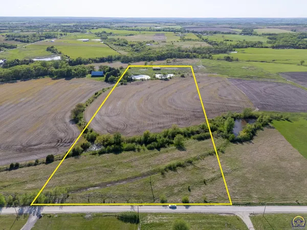 $131,750 | 2 Southwest Docking Road, Auburn, KS 66402