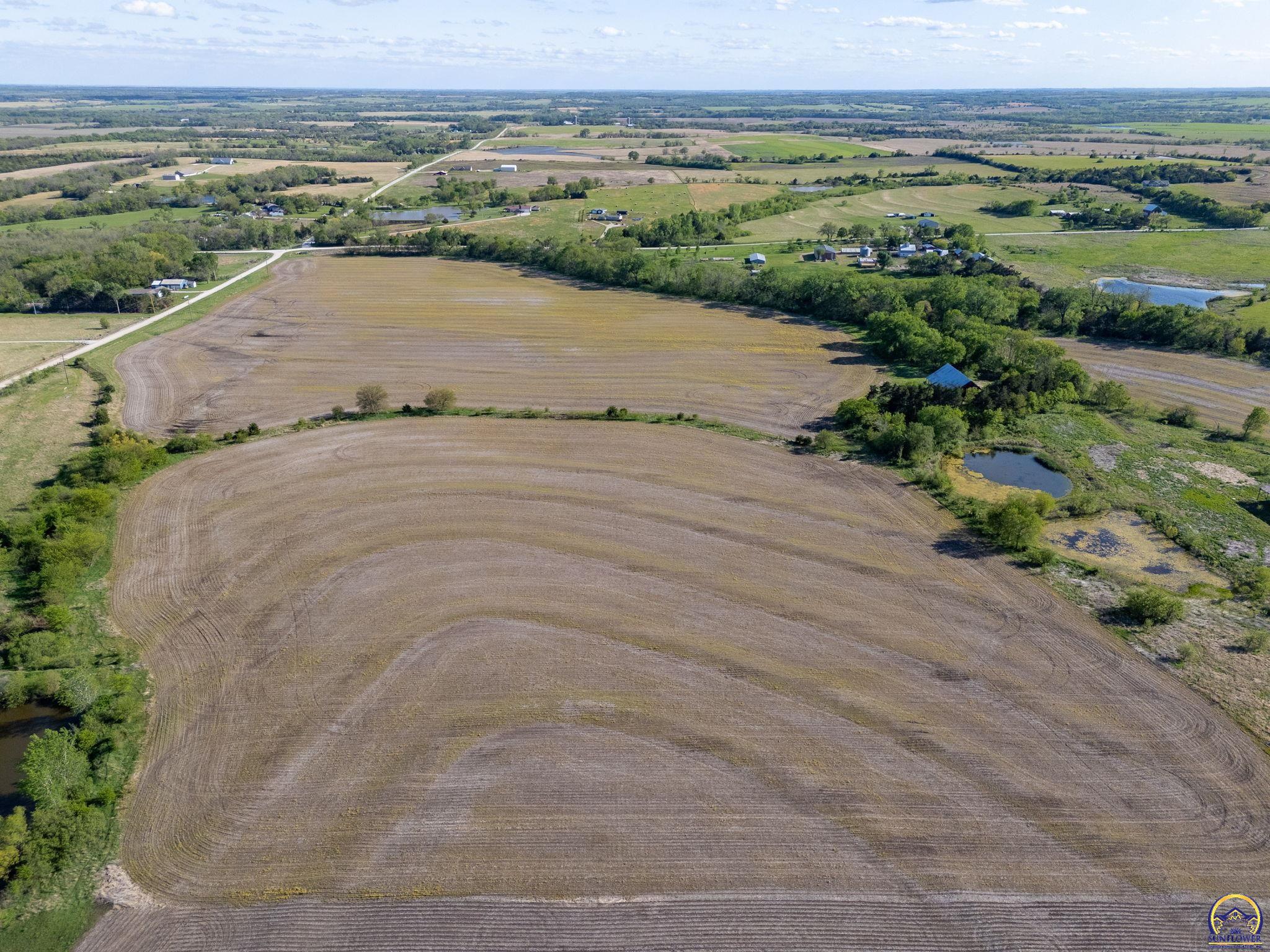 2 Southwest Docking Road Auburn, KS 66402 - Photo 13 of 17