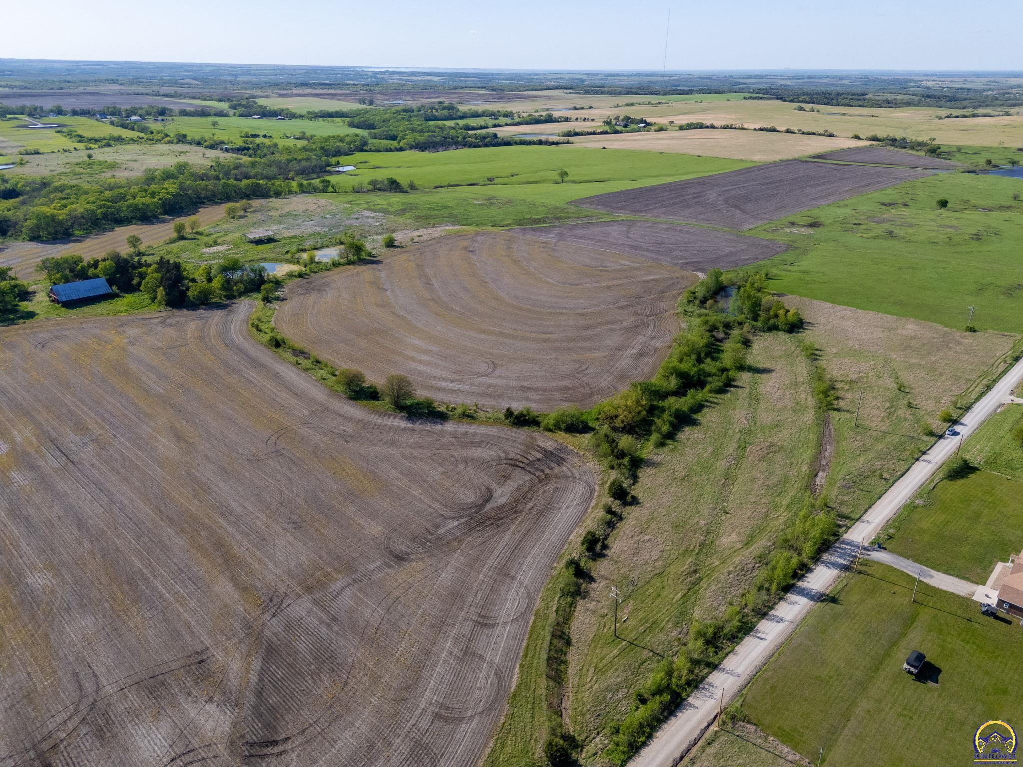 2 Southwest Docking Road Auburn, KS 66402 - Photo 6 of 17
