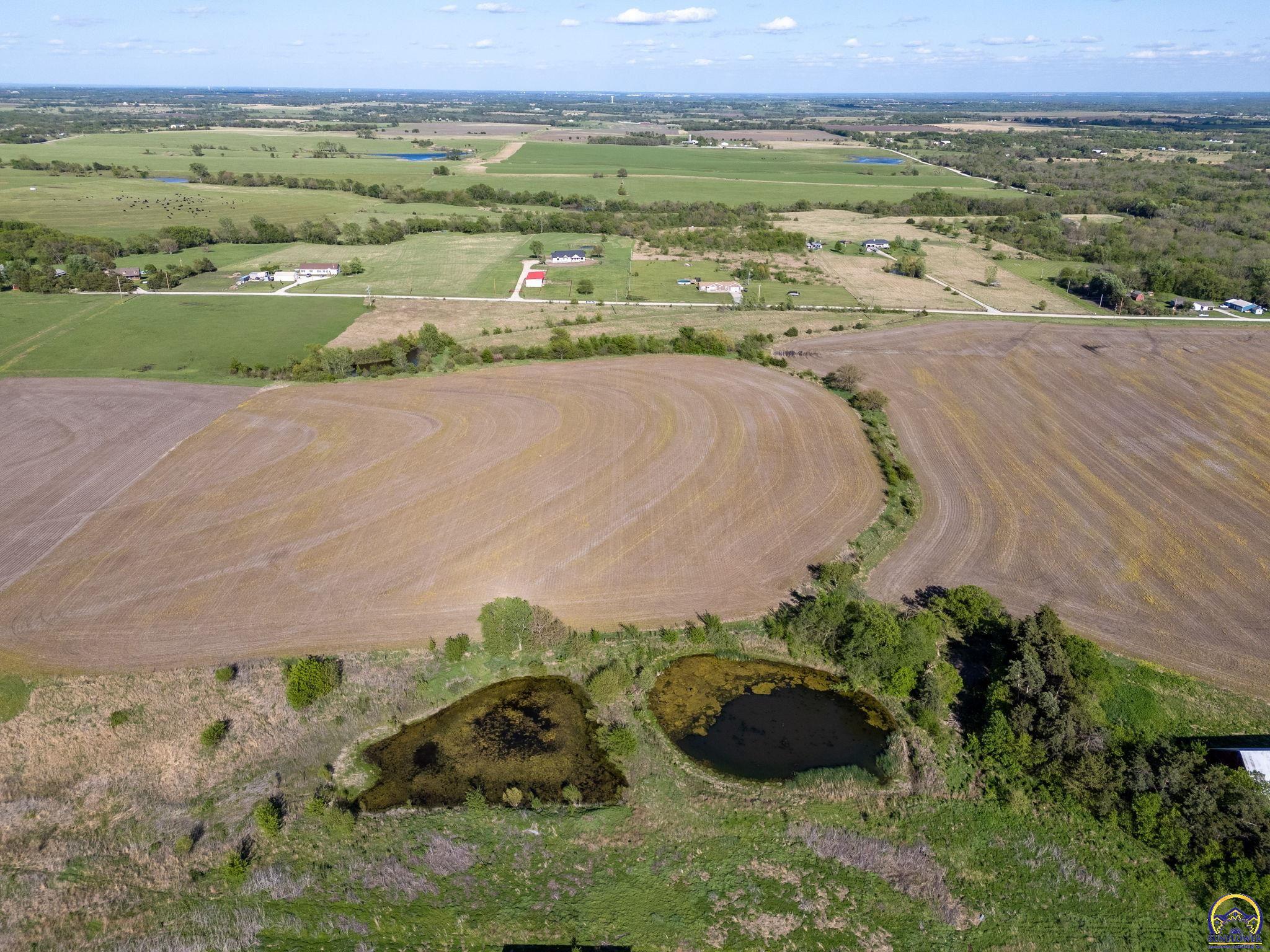 2 Southwest Docking Road Auburn, KS 66402 - Photo 9 of 17