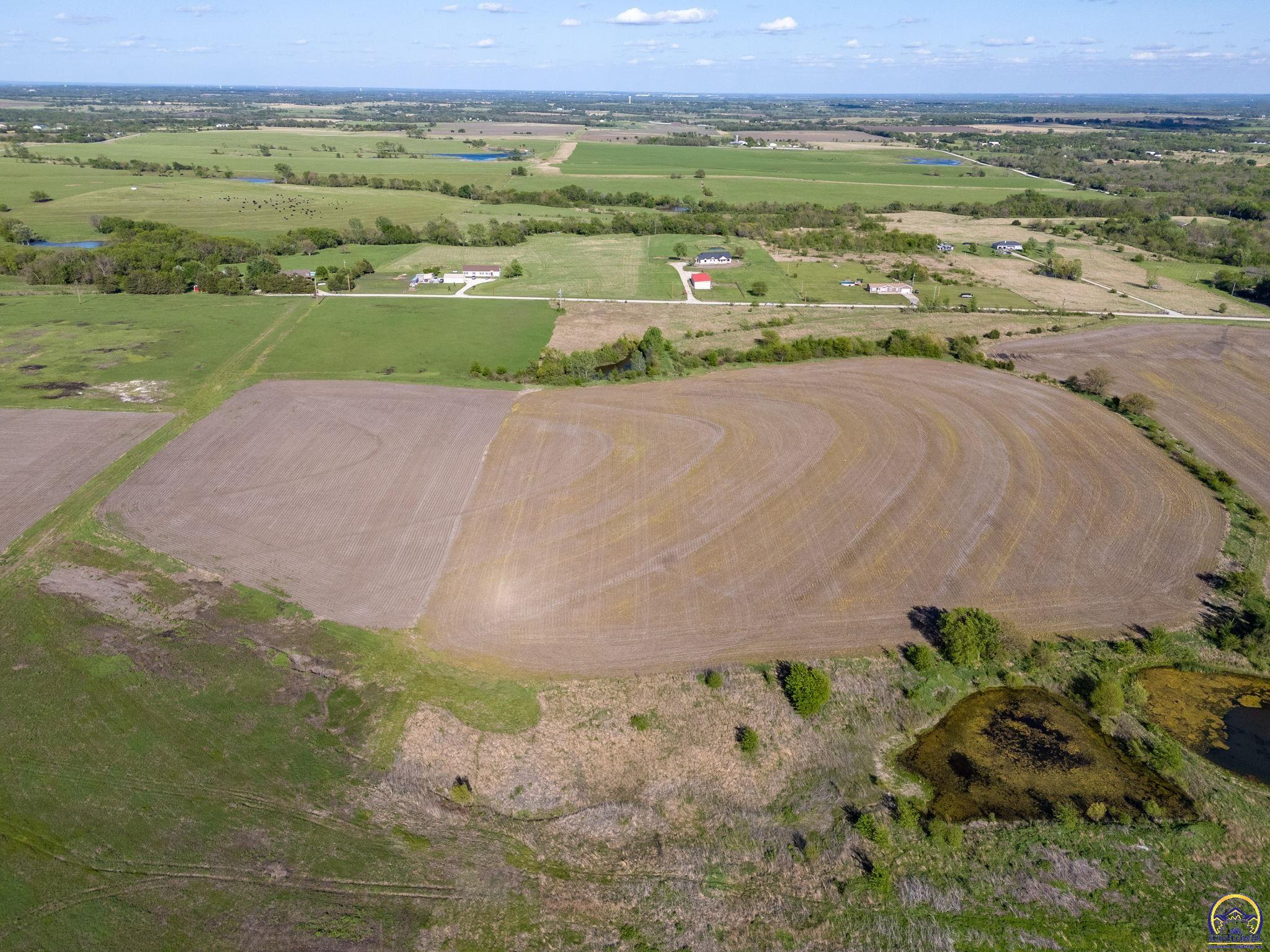 2 Southwest Docking Road Auburn, KS 66402 - Photo 10 of 17