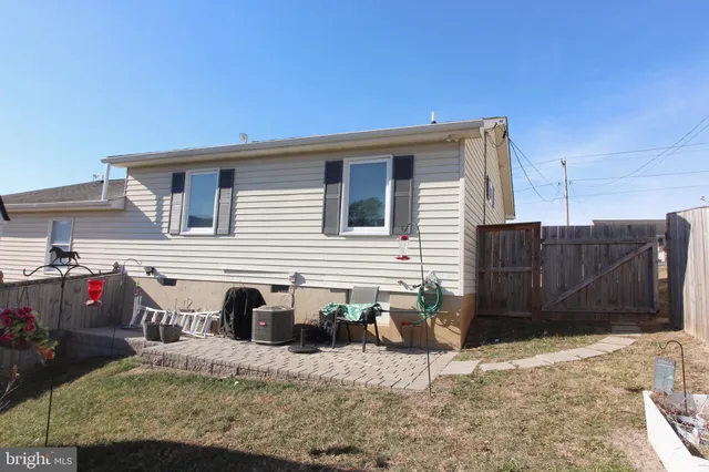 $225,000 | 442 Pleasant View Drive, Strasburg, VA 22657