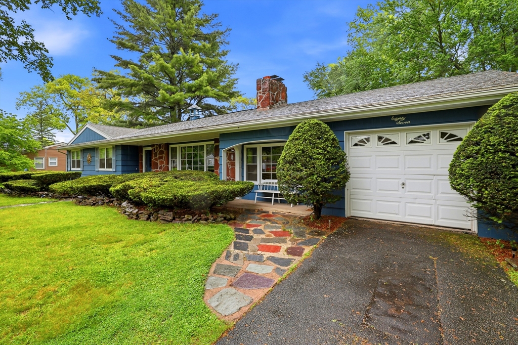 87 Squire Lane Springfield, MA 01118 - Photo 5 of 36 Gallery Image 5