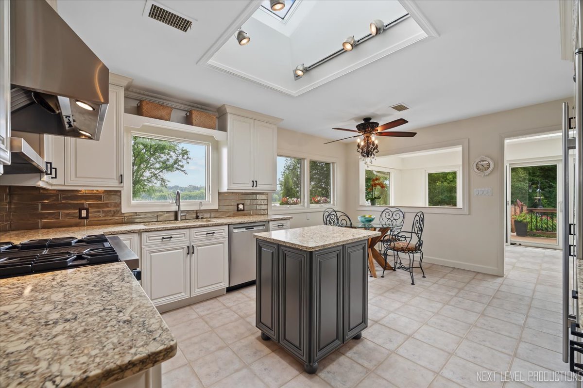 31 3n697 Rte Street St. Charles, IL 60174 - Photo 11 of 49