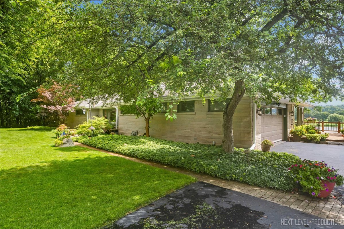 31 3n697 Rte Street St. Charles, IL 60174 - Photo 2 of 49