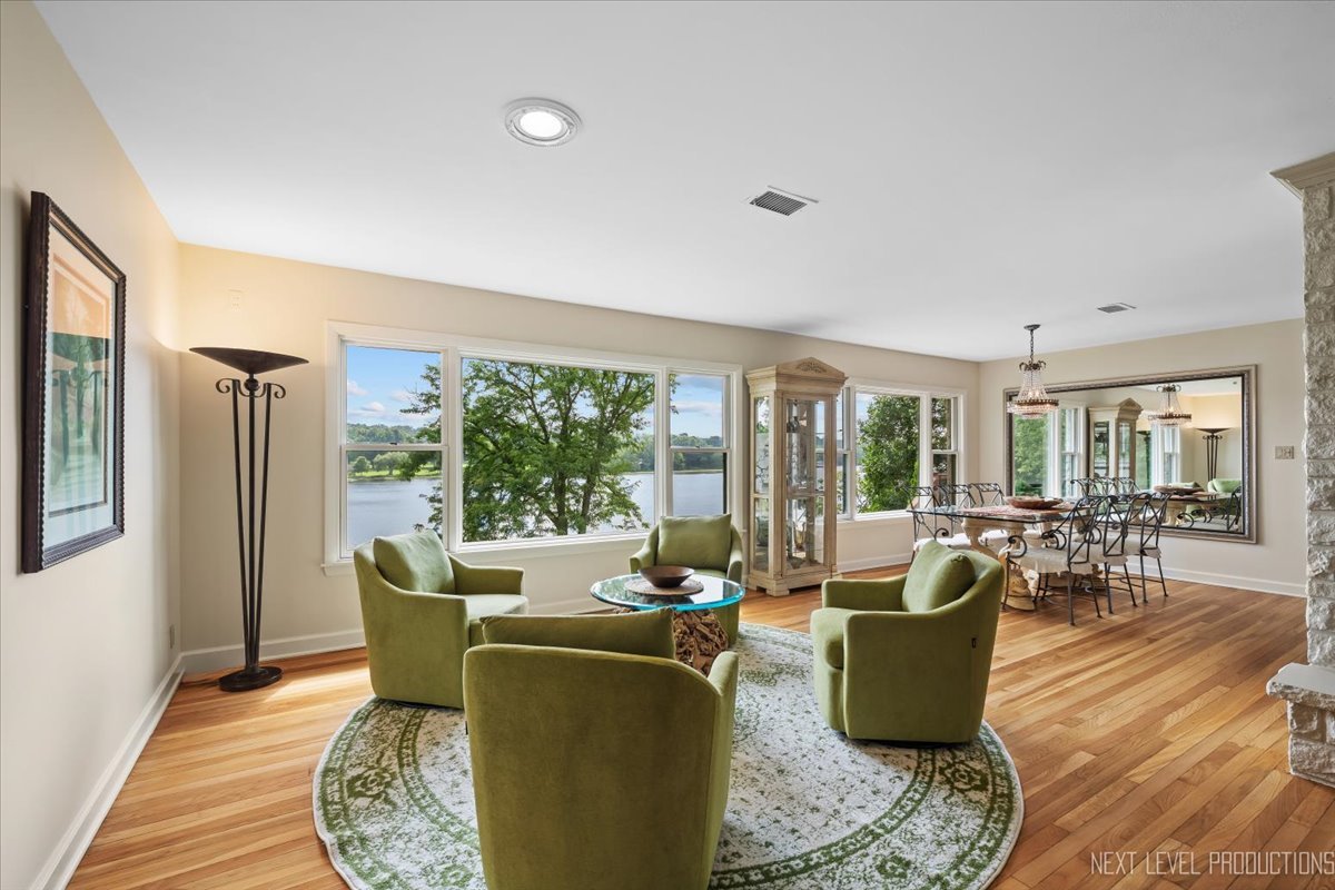 31 3n697 Rte Street St. Charles, IL 60174 - Photo 4 of 49