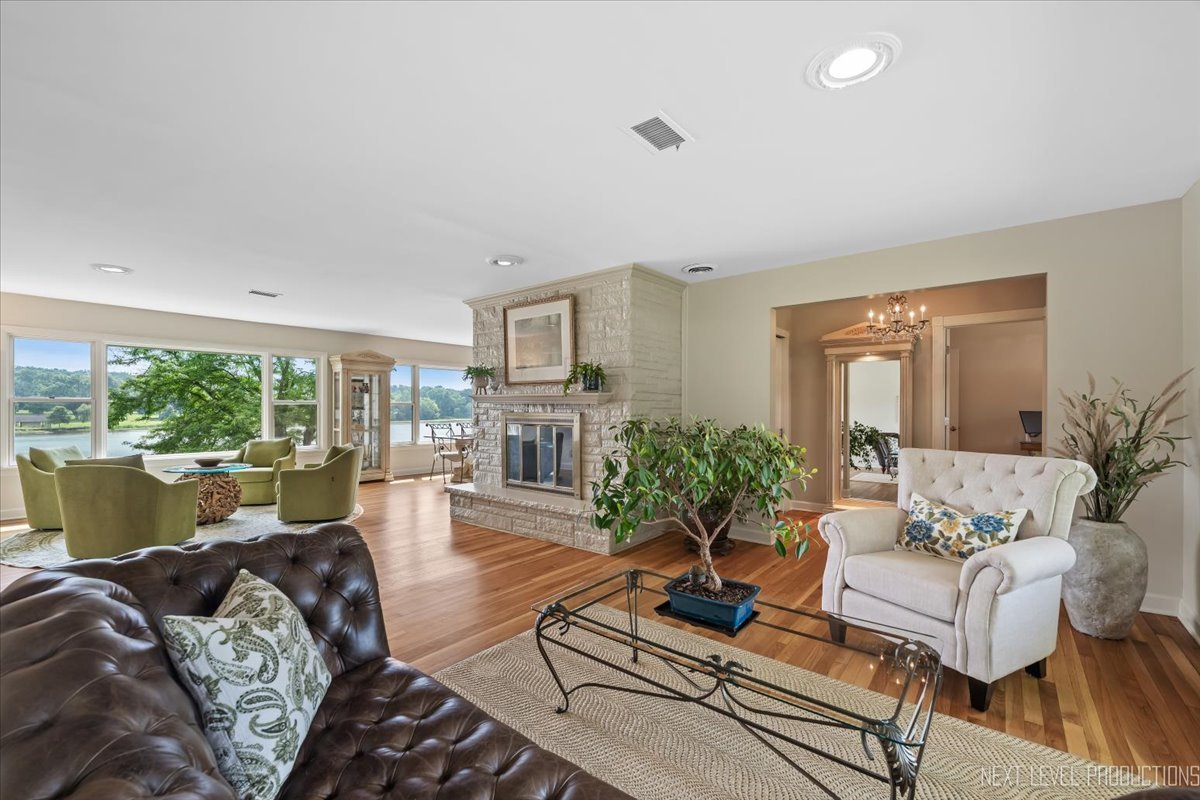 31 3n697 Rte Street St. Charles, IL 60174 - Photo 5 of 49