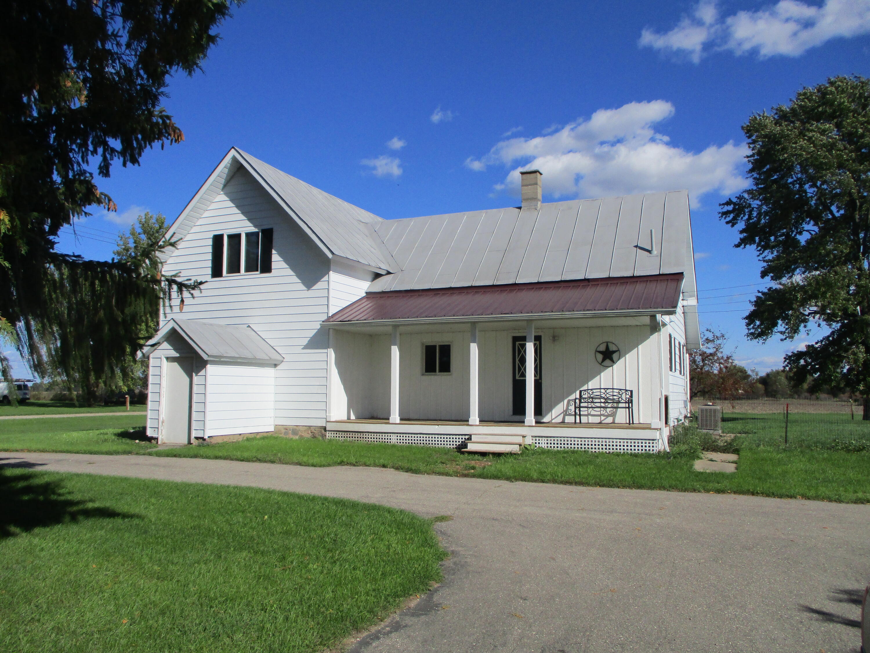 17501 Cannonsville Road Pierson, MI 49339 - Photo 1 of 41 IMG_4004