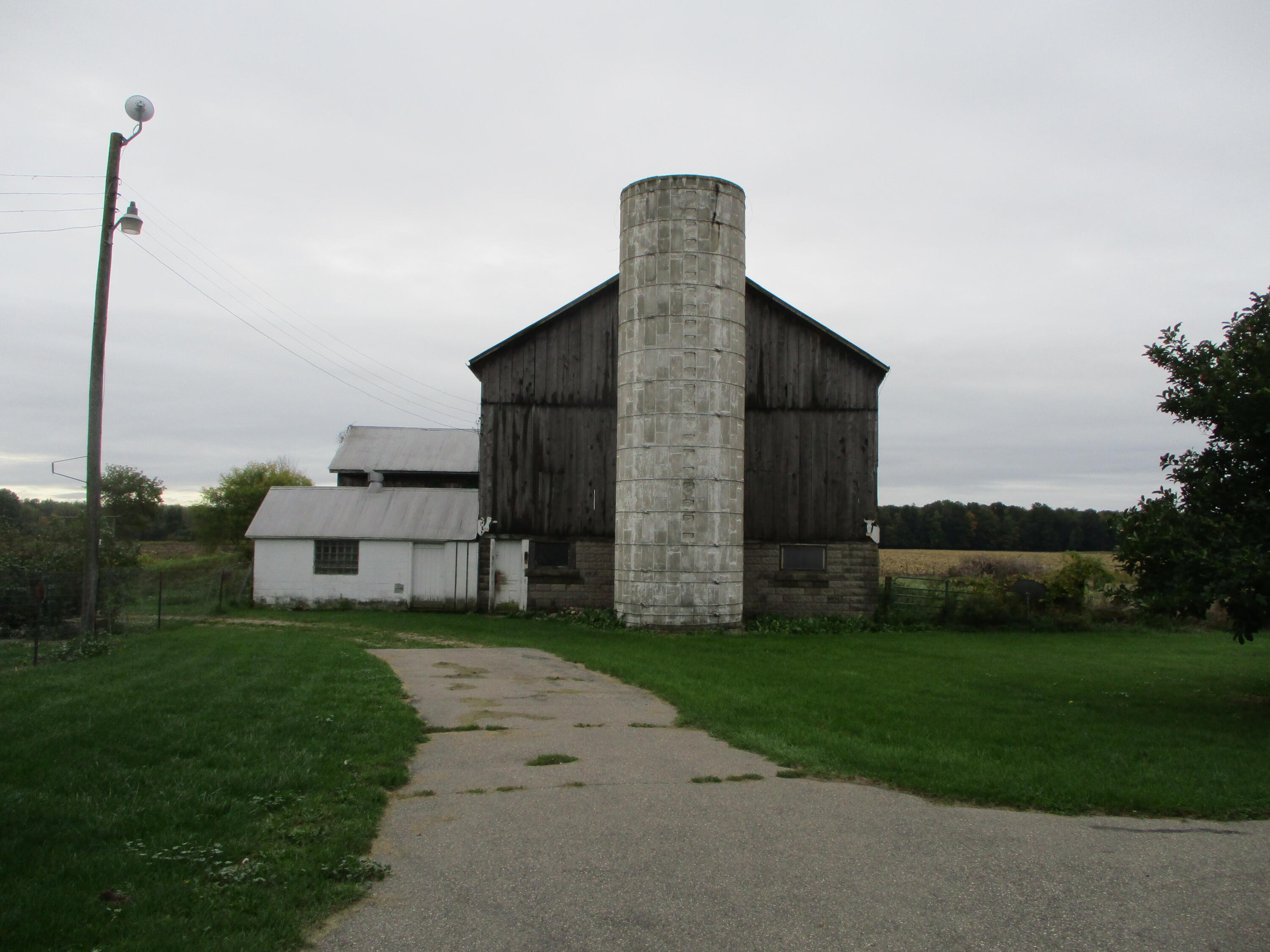 17501 Cannonsville Road Pierson, MI 49339 - Photo 3 of 41 IMG_3893